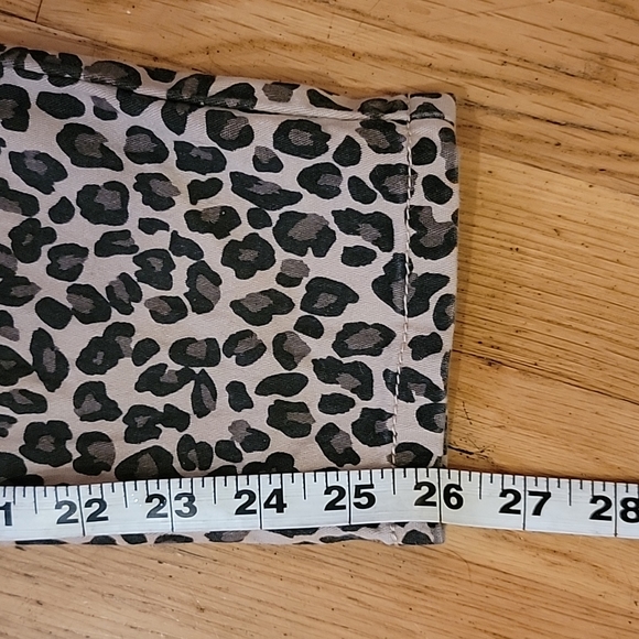 YMI jeans leopard skinnies - Picture 9 of 10